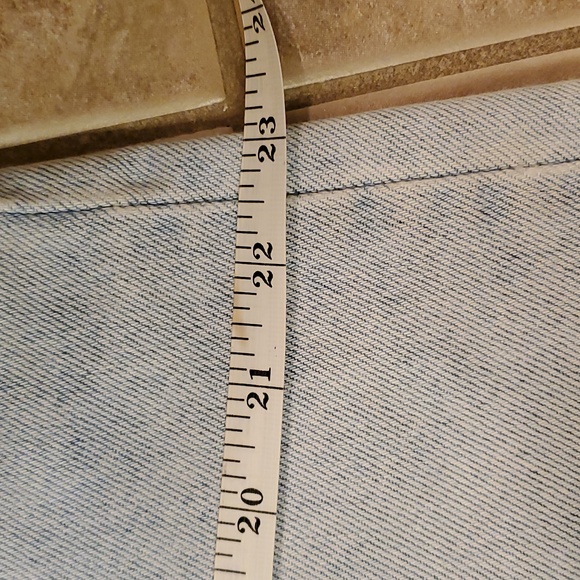 Women's vintage levi's shorts - Picture 12 of 13